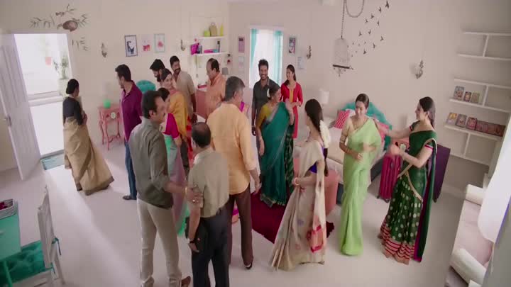 Screenshot Of Rarandoi Veduka Chudham (2017) Hindi Dubbed Full Movie